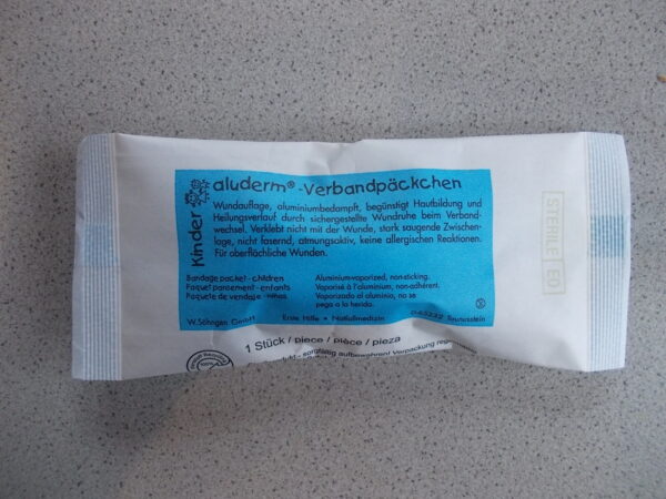 Kinder-Verbandspäckchen klein, aluminiumbedampft