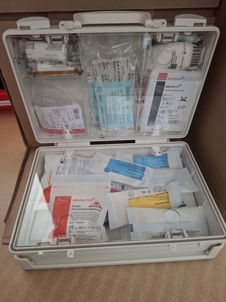 Kinderkoffer Neu- Ablaufdatum 2046 – Bild 3